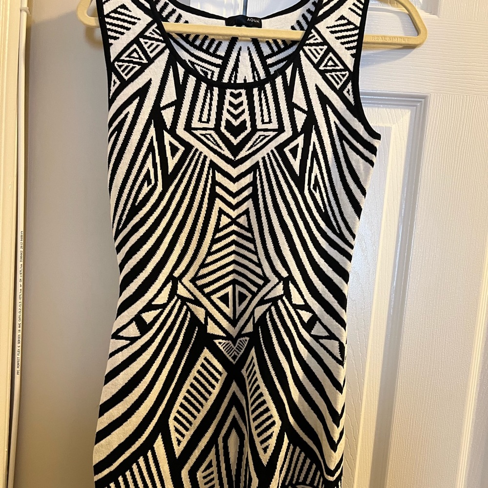 NWT Aqua geo print dress size Small